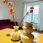 Eichen Apartment- 4 Personen- Balkon- Parkplatz- Waschmaschine شقة *