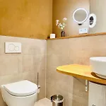 Eichen Apartment- 4 Personen- Balkon- Parkplatz- Waschmaschine شقة *