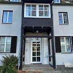 Eichen Apartment- 4 Personen- Balkon- Parkplatz- Waschmaschine شقة *