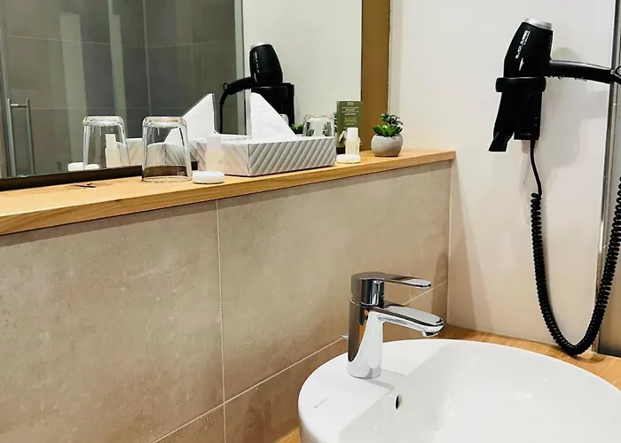 Eichen Apartment- 4 Personen- Balkon- Parkplatz- Waschmaschine
