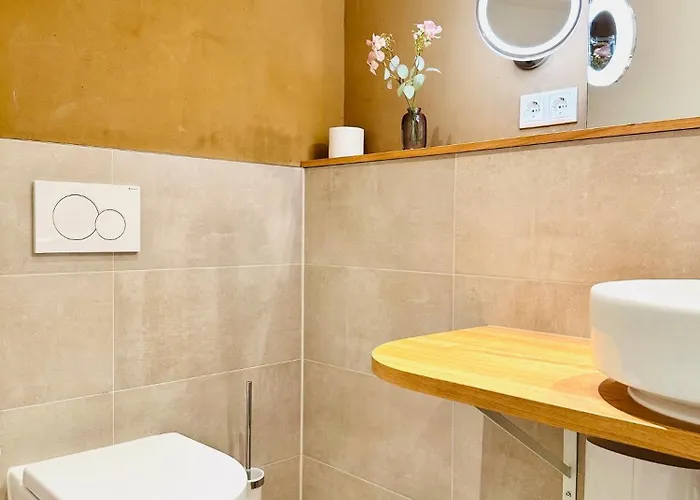 Eichen Apartment- 4 Personen- Balkon- Parkplatz- Waschmaschine 公寓 *
